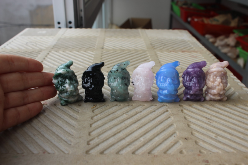 7pcs 4cm NATURAL many kinds materials of carved elf
