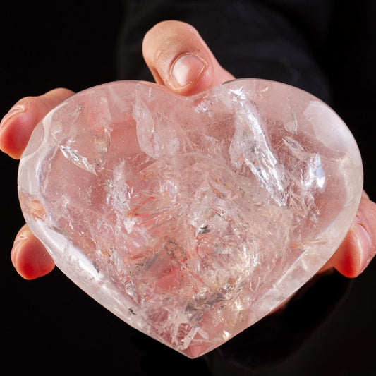 Extra Clear Quartz - Inspirational Heart - Height: 118 mm - Width: 99 mm- 600 g