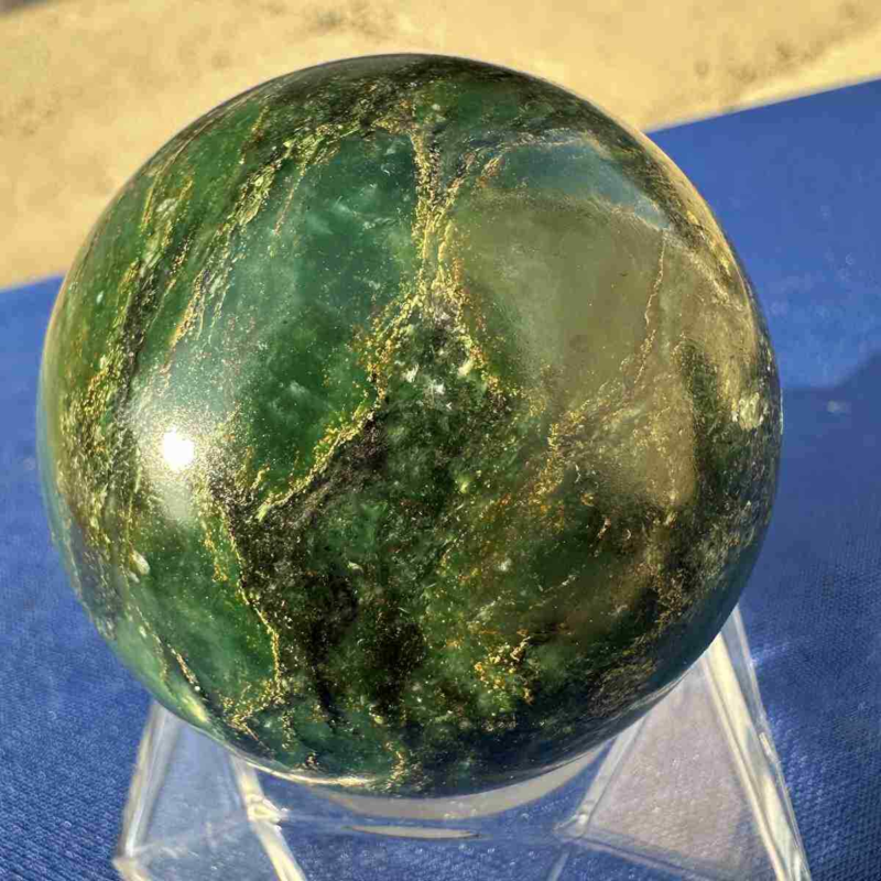 250g Natural Emerald Sphere Quartz Crystal Energy polished ball mineral Healing