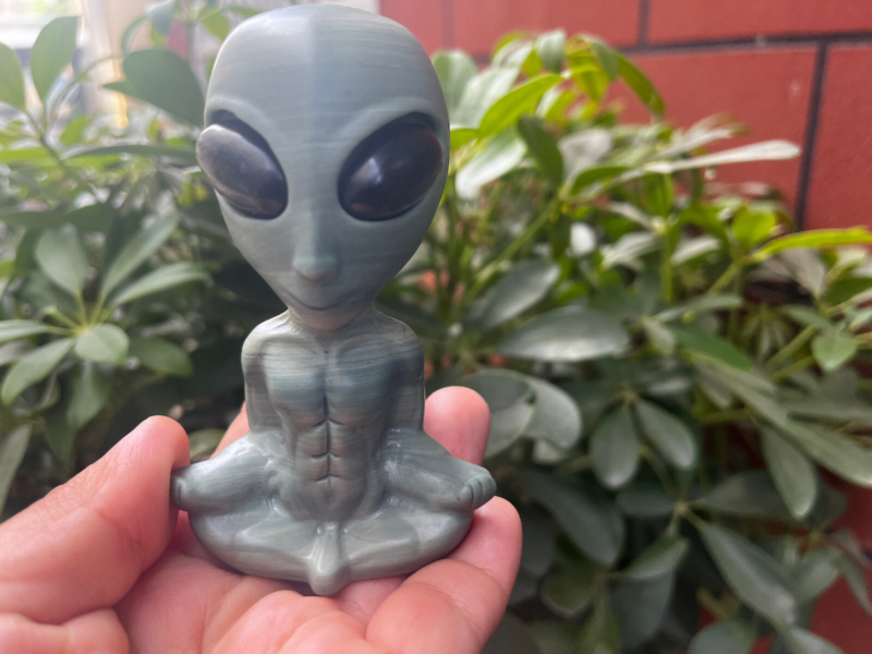 1pc Natural Lushan jade Quartz Hand Carved Alien Skull Crystal Reiki Heal Gift