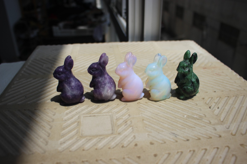 5pcs 6cm  Natural many kinds of materials carved  rabbit