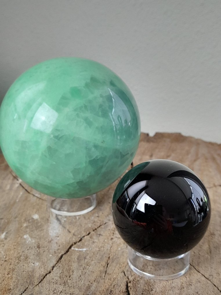Black Tourmaline and Chrysoprase sphere - trippel A quality - on a plastic ring- 1.17 kg - (2)