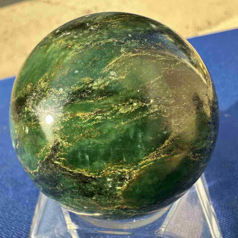 250g Natural Emerald Sphere Quartz Crystal Energy polished ball mineral Healing