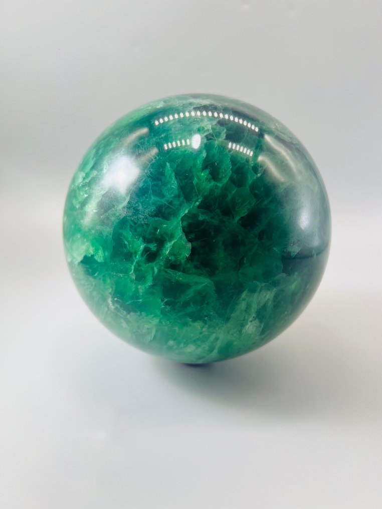Fluorites - Emerald Green Sphere - AAA Quality -Natural Stone - Healing Stone - Ø150mm- - Height: 150 mm - Width: 150 mm- 5000 g
