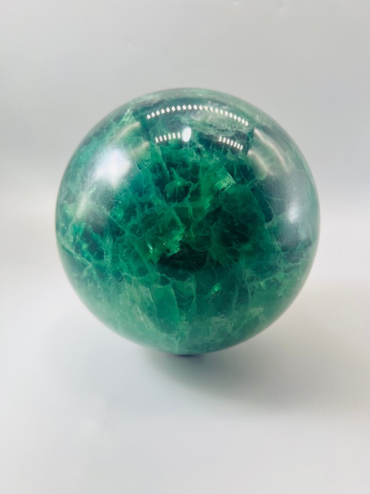 Fluorites - Emerald Green Sphere - AAA Quality -Natural Stone - Healing Stone - Ø150mm- - Height: 150 mm - Width: 150 mm- 5000 g