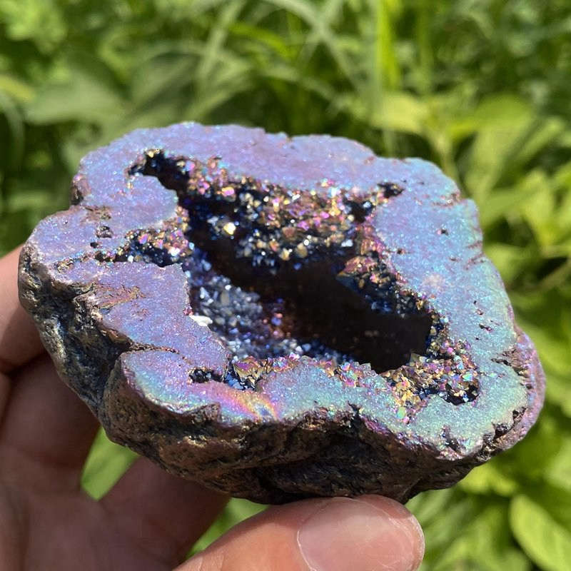 230g Electroplating color Natural Crystal Agate cave ornaments crystal cluster q