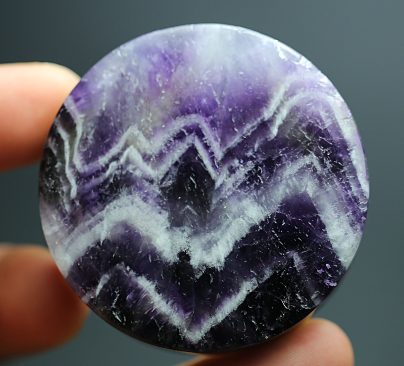 281Ct 100% Natural Purple Crystal Amethyst "pyramid" Quartz Pendant Polished