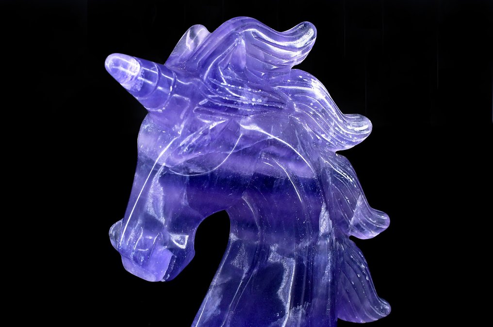 High quality purple and blue Fluorite unicorn - Height: 10.9 cm - Width: 9.9 cm- 390 g