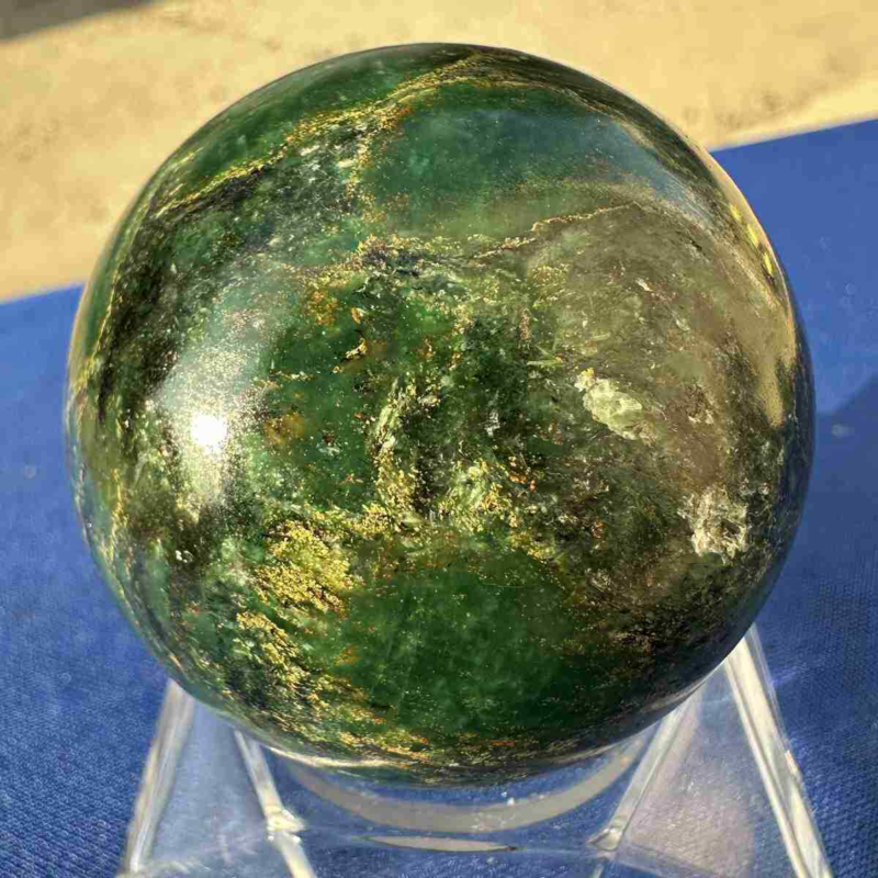 250g Natural Emerald Sphere Quartz Crystal Energy polished ball mineral Healing