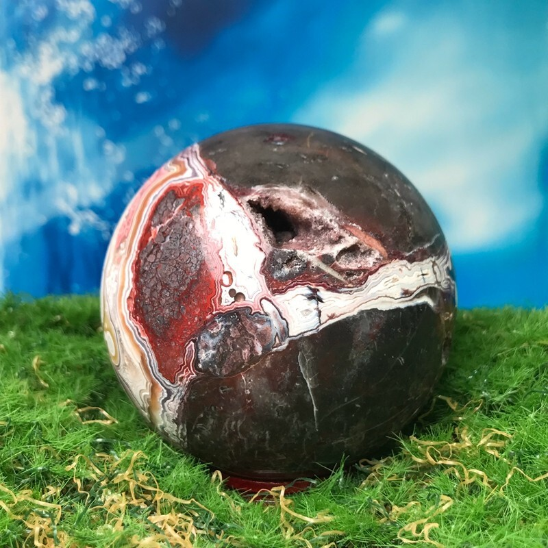 365G Natural Mexican Quartz Ball Crystal Ball Mineral Specimen Repair