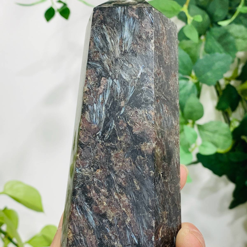850g Natural Firework Stone Quartz Obelisk Crystal Wand Point Tower Healing