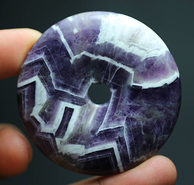 205.9Ct Natural Purple Crystal Amethyst "pyramid" Quartz Pendant Polished