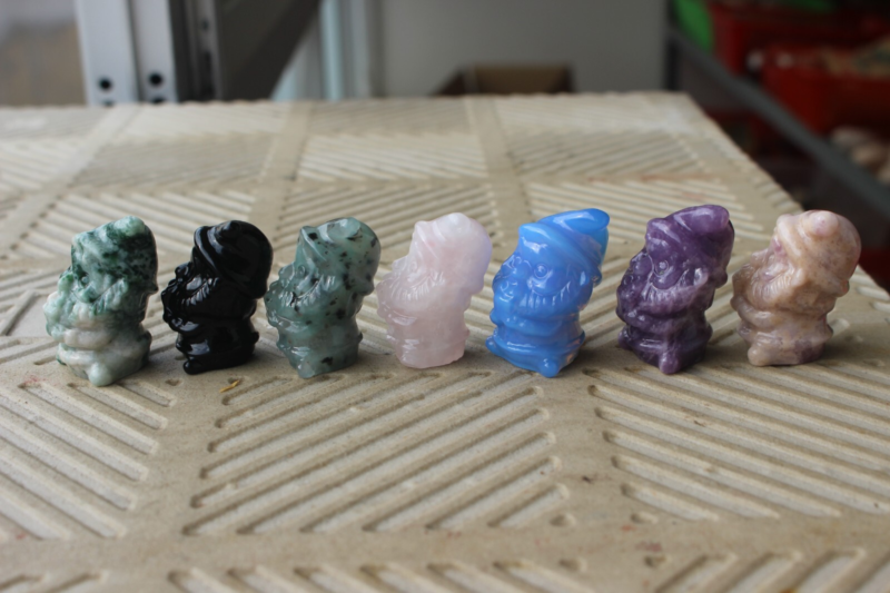 7pcs 4cm NATURAL many kinds materials of carved elf