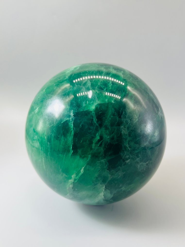 Fluorites - Emerald Green Sphere - AAA Quality -Natural Stone - Healing Stone - Ø150mm- - Height: 150 mm - Width: 150 mm- 5000 g