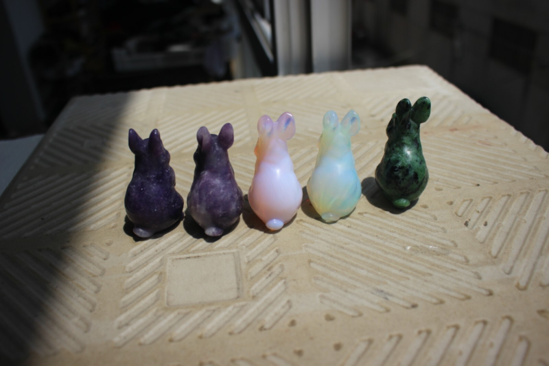 5pcs 6cm  Natural many kinds of materials carved  rabbit