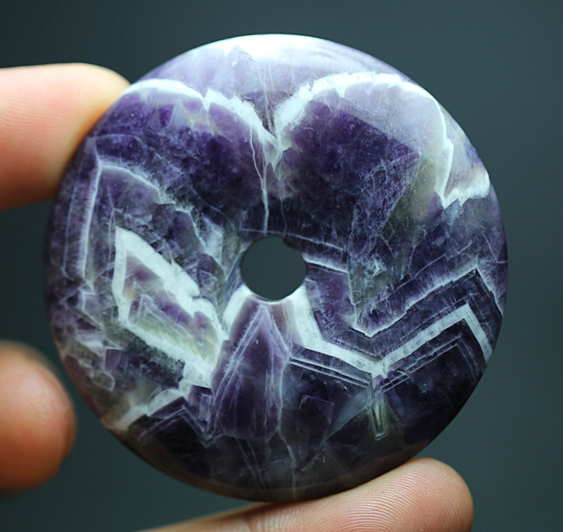 205.9Ct Natural Purple Crystal Amethyst "pyramid" Quartz Pendant Polished