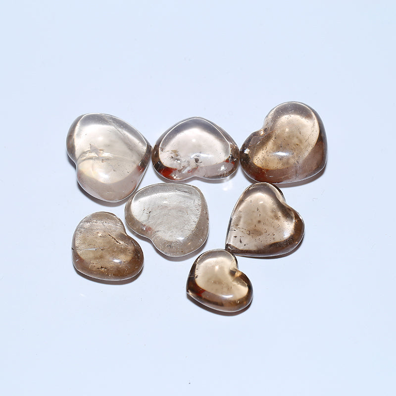 Corazón de cuarzo ahumado en forma de corazón de cristal. 