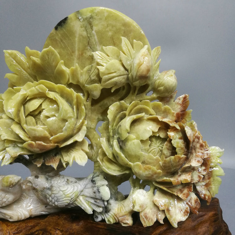 Oriental natural jade ornaments hand carved Liaoning Xiuyan Zhaocai living room office clothes