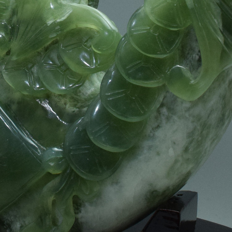 Oriental jade ornaments natural Liaoning Xiuyan Jade daily fighting gold carving boutique porch Feng Shui fortune jade