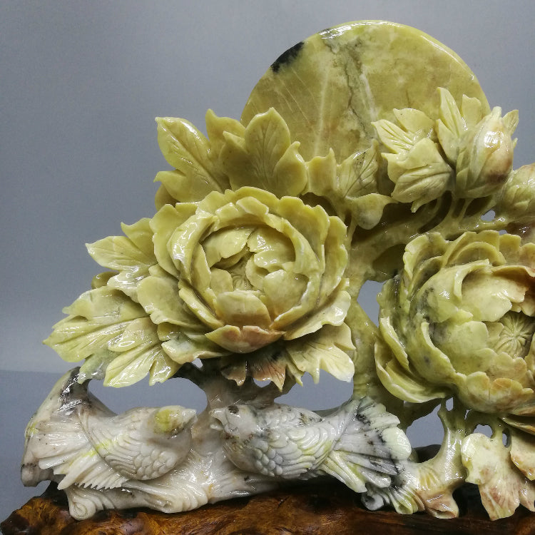 Oriental natural jade ornaments hand carved Liaoning Xiuyan Zhaocai living room office clothes