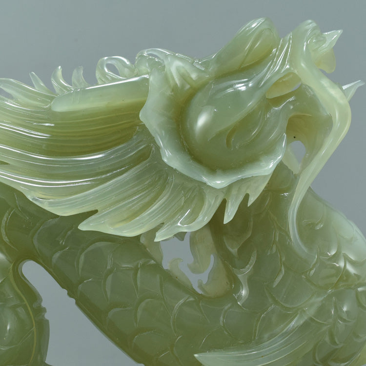 Oriental natural jade ornaments are good gifts for the feng shui office of the Dragon porch of the Chinese zodiac