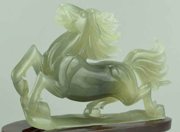 Oriental jade ornaments natural Liaoning Xiuyan Jade Jade Horse ornaments Xiuyu ink painting is a success