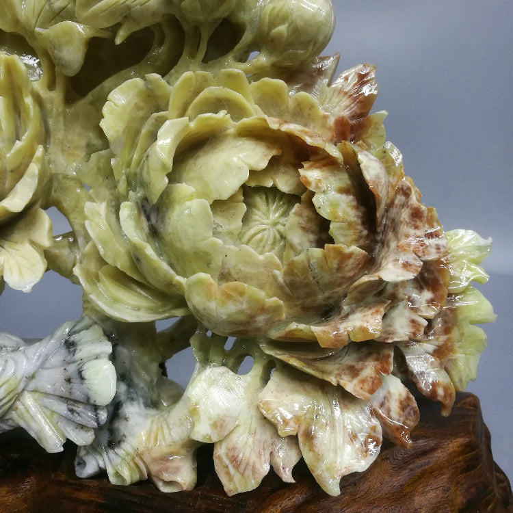 Oriental natural jade ornaments hand carved Liaoning Xiuyan Zhaocai living room office clothes