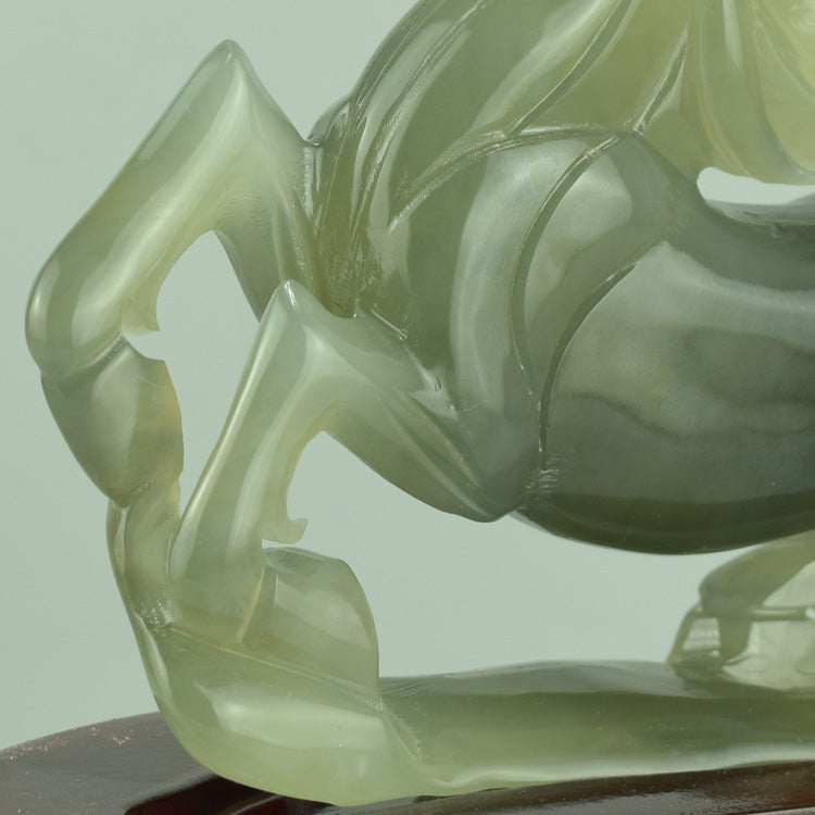 Oriental jade ornaments natural Liaoning Xiuyan Jade Jade Horse ornaments Xiuyu ink painting is a success