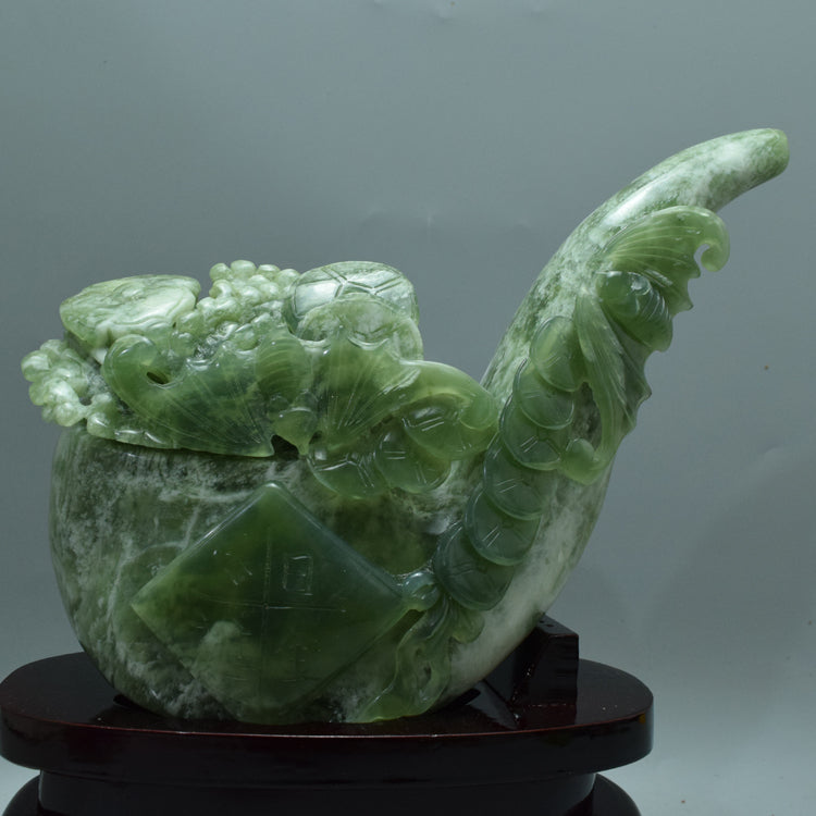 Oriental jade ornaments natural Liaoning Xiuyan Jade daily fighting gold carving boutique porch Feng Shui fortune jade