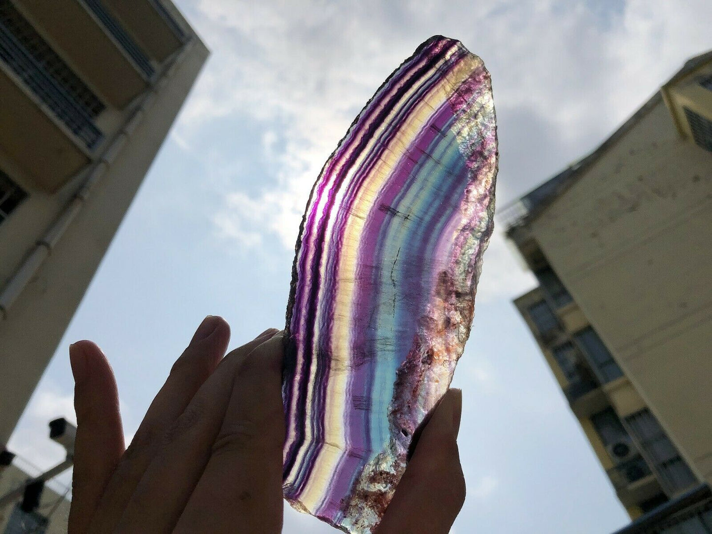 Especímenes de piedra originales de cristal de fluorita multicolor Natural 290G